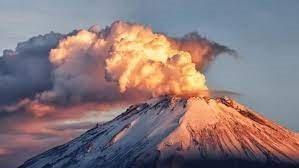 Vulcanul Popocatepetl din Mexic